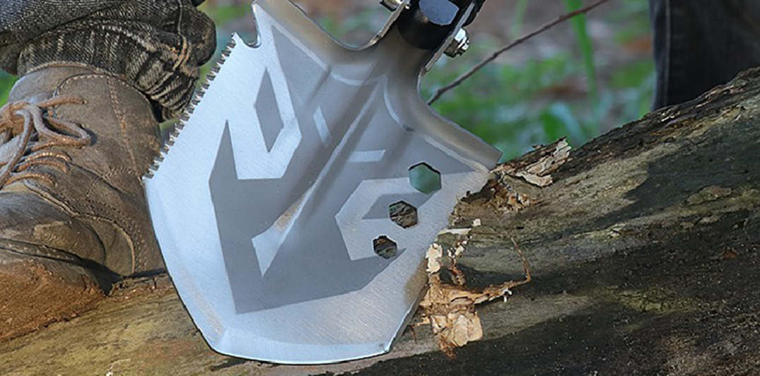 multi-functional shovel with hunting knife