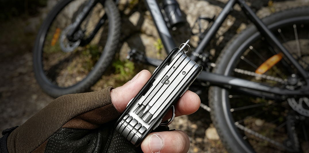 10-in-1 foldable bike wrench